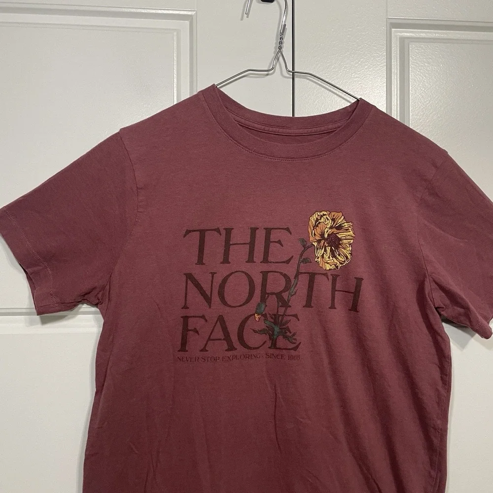 The North Face Small Marrón Womens Short Sleeve T-Shirt - Picture 2 of 8